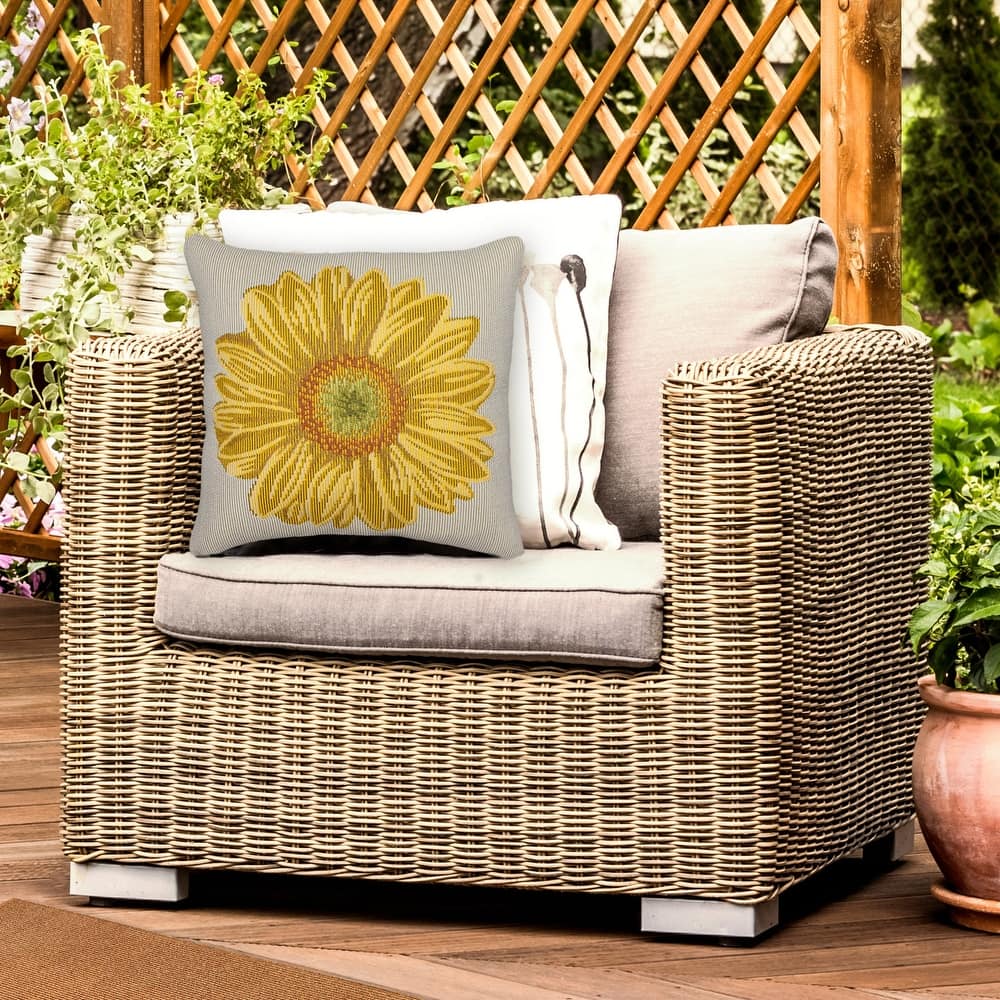 Liora Manne Marina Garden Flower Indoor/Outdoor Pillow