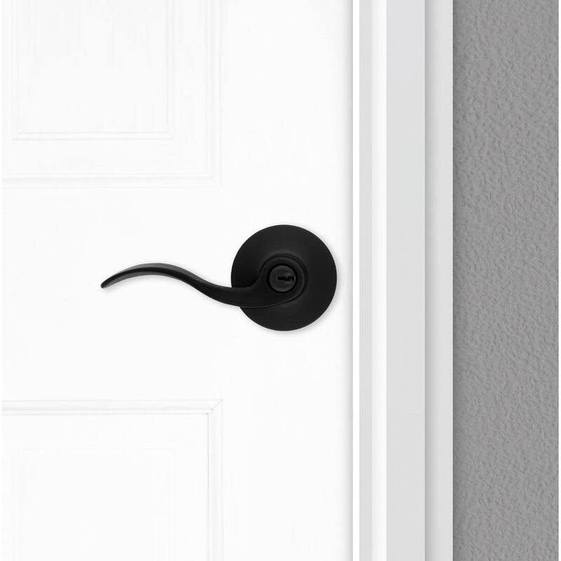 Kwikset Layton Single Cylinder Keyed Entry Door Lever Set with Round