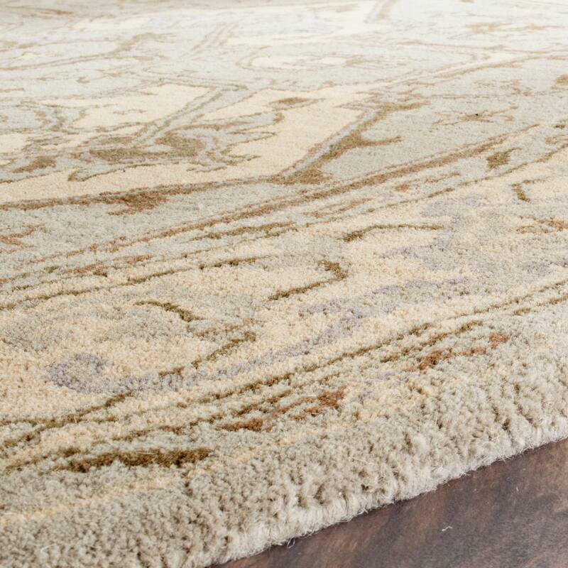 SAFAVIEH Handmade Heritage Floating Dahlia Traditional Oriental Wool Rug