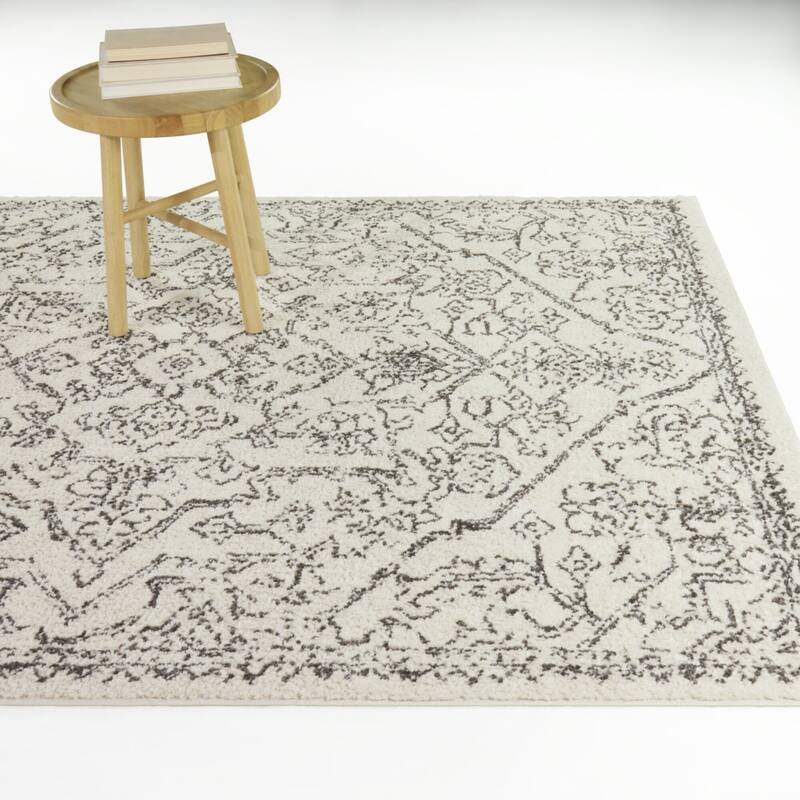 Elowen Oriental Medallion Area Rug - Cream - 5'3" x 7'