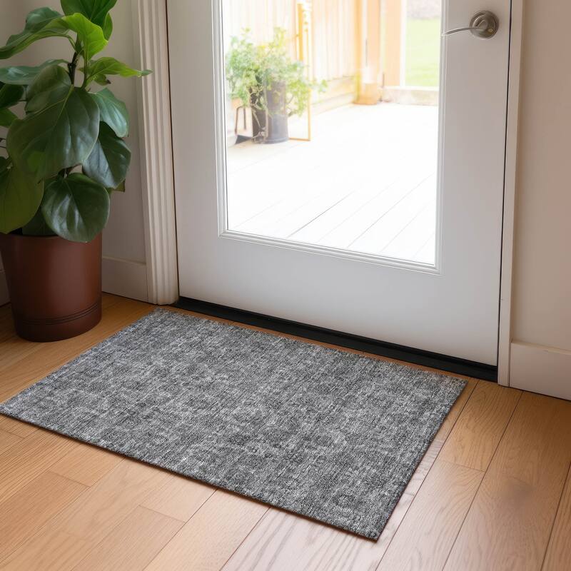 Machine Washable Indoor/ Outdoor Chantille Traditional Floral Rug - Gray - 1'8" x 2'6"