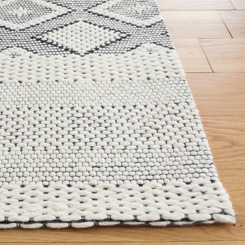 SAFAVIEH Handmade Vermont Marisela Wool Rug