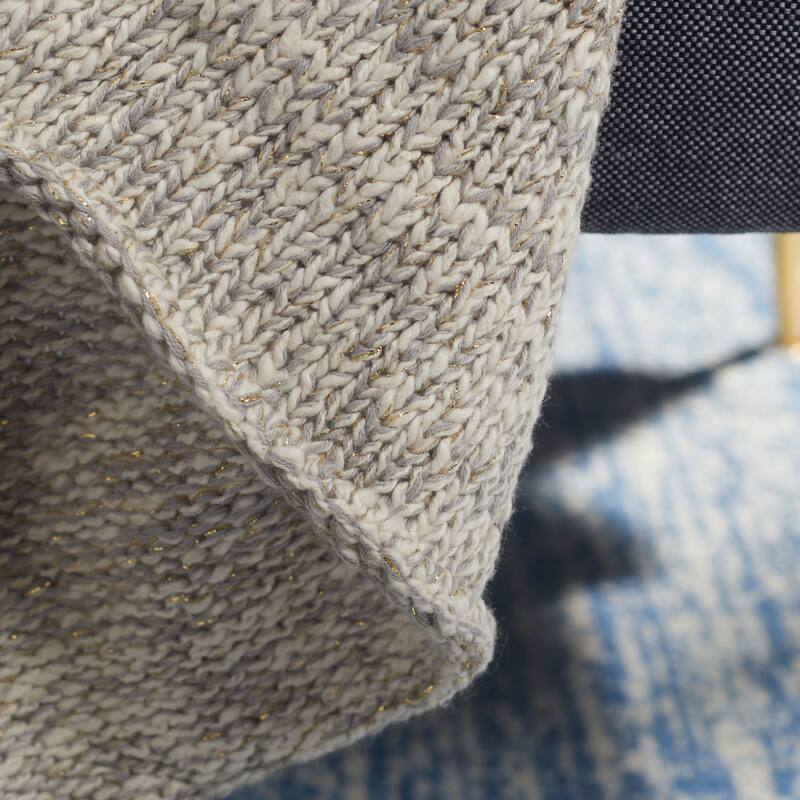 SAFAVIEH Nobuko Knit Throw