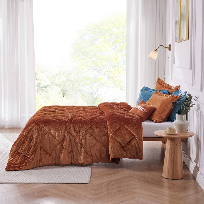 Intelligent Design Isabel Velvet Comforter Set