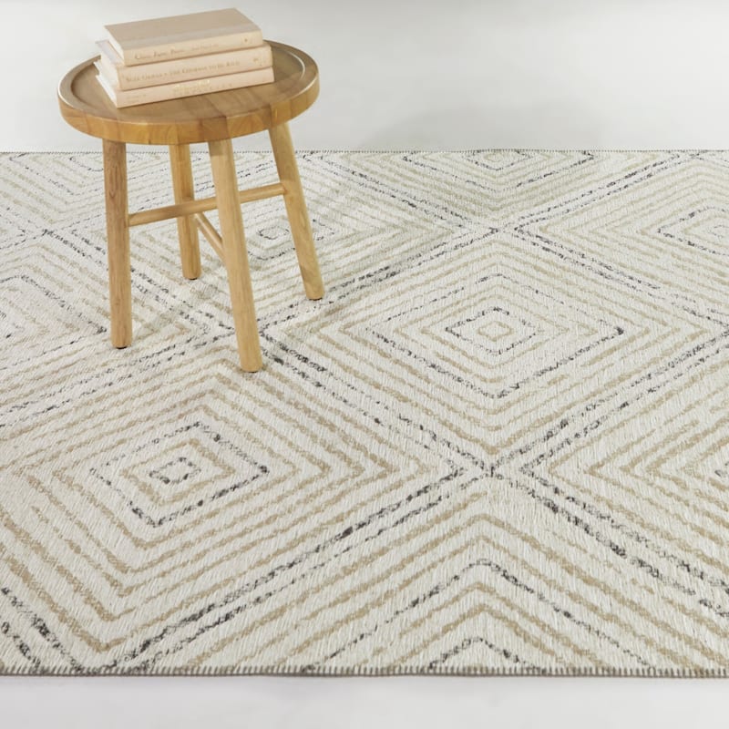 Lurie Geometric Diamond Indoor/Outdoor Area Rug - 7'10" x 10' - Cream