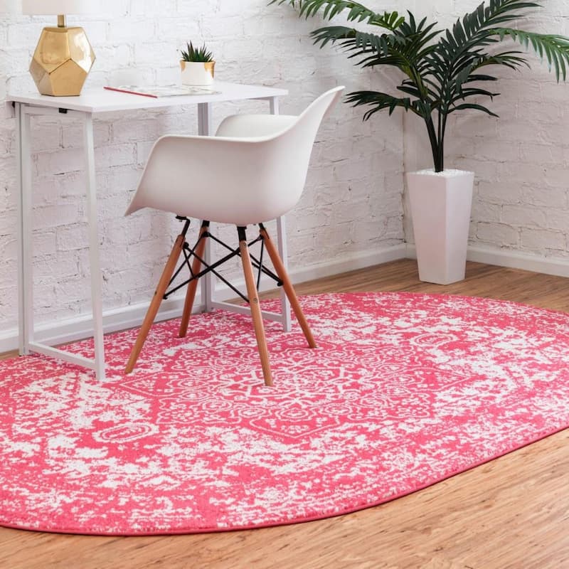 Traditional Brenda Collection Area Rug
