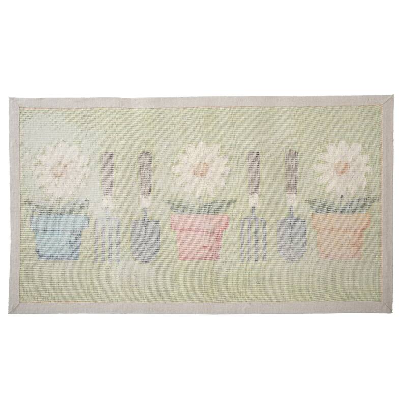 Indoor/Outdoor Garden Tools Hooked Polypropylene Accent Rug 24"x42" - 2' x 3'