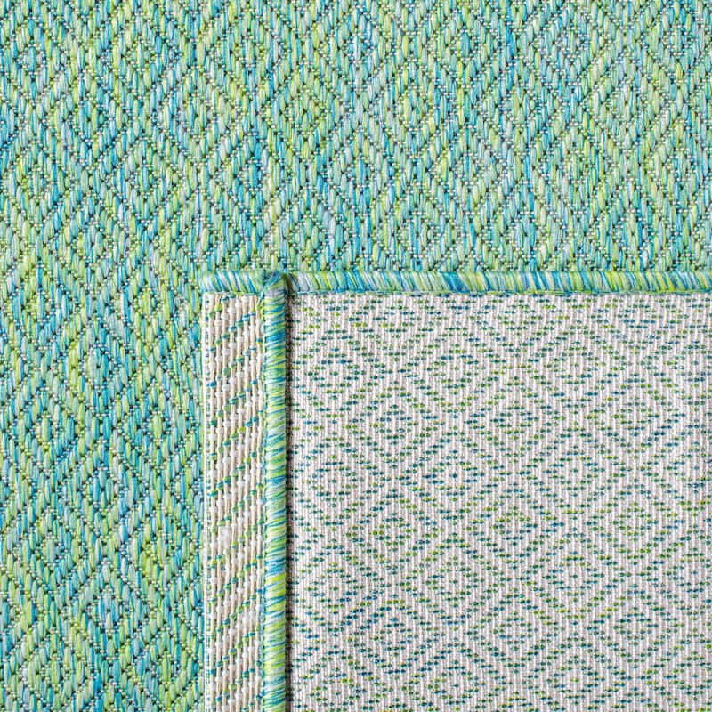SAFAVIEH Courtyard Jonell Indoor/ Outdoor Patio Backyard Rug