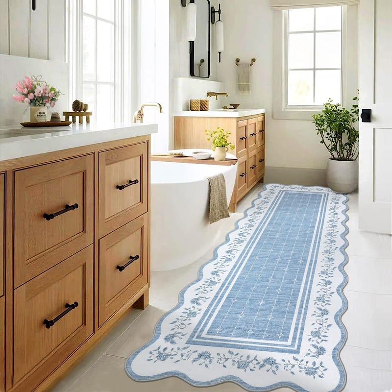Garvee Scalloped Rose Floral Bordered Area Rug