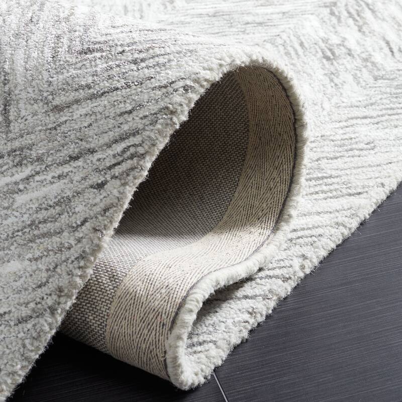 SAFAVIEH Handmade Soho Shanice Chevron Viscose & Wool Rug