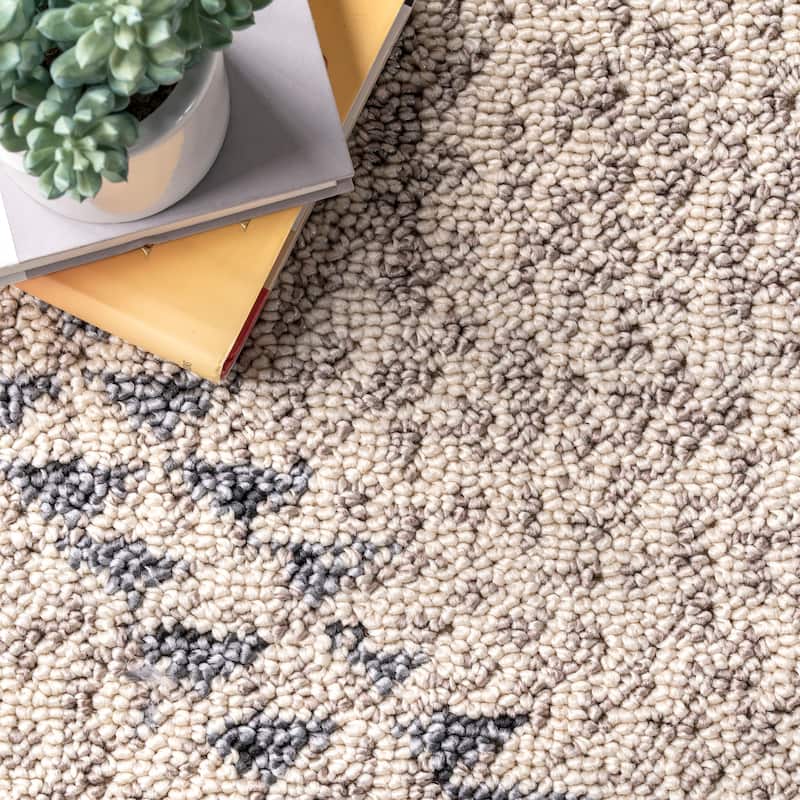 Nuloom Blaine Dotted Diamond Area Rug