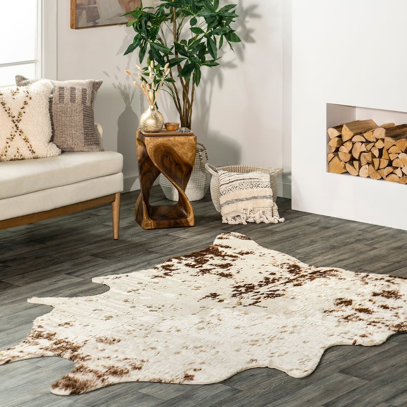 Nuloom Iraida Contemporary Faux Cowhide Area Rug