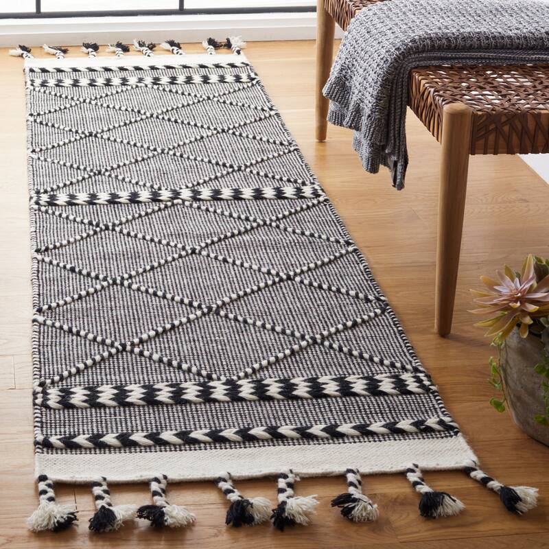 SAFAVIEH Handmade Casablanca Caty Moroccan Wool Tassel Rug - 2'3" x 8' Runner - Black/Ivory