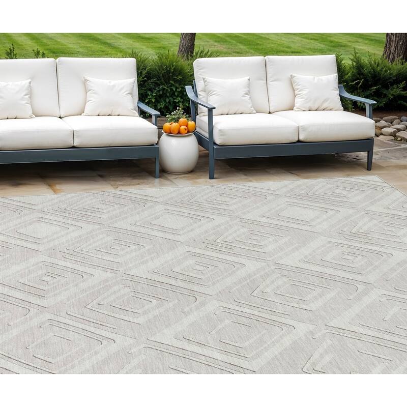 HomeRoots Geometric Transitional Rectangle Outdoor Rug - 9' X 12'