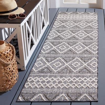 SAFAVIEH Global Ignacia Moroccan Trellis Indoor/ Outdoor Waterproof Patio