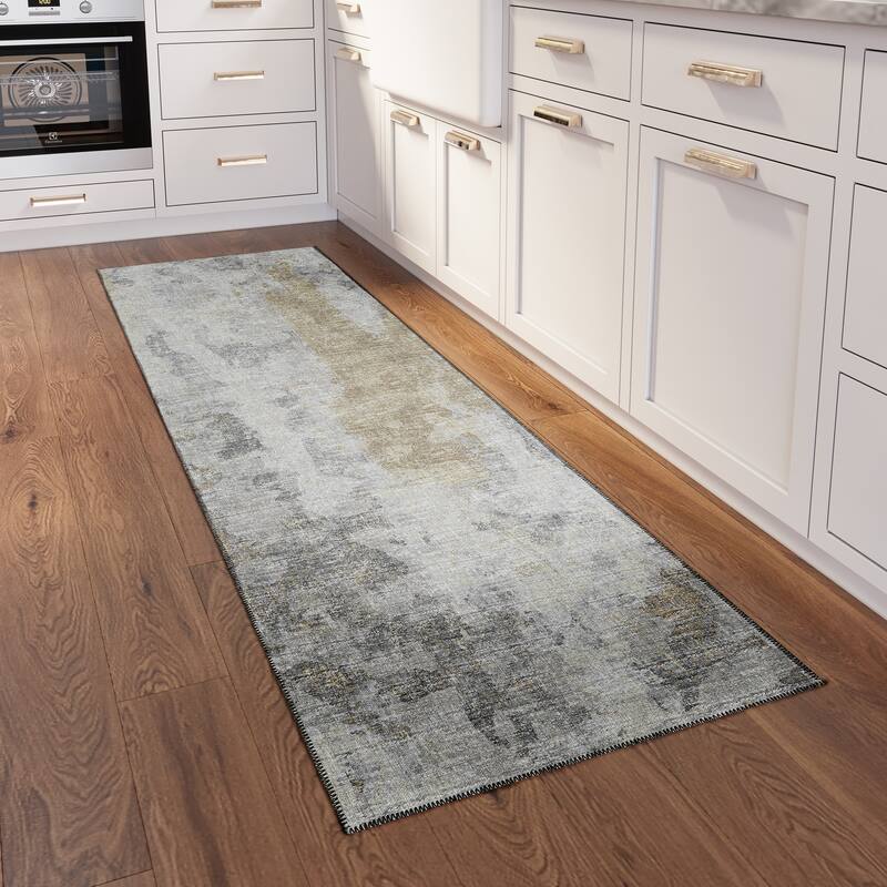 Indoor/ Outdoor Accord Abstract Polyester Washable Rug New - 2'3" x 7'6" Runner - Silver and Gold