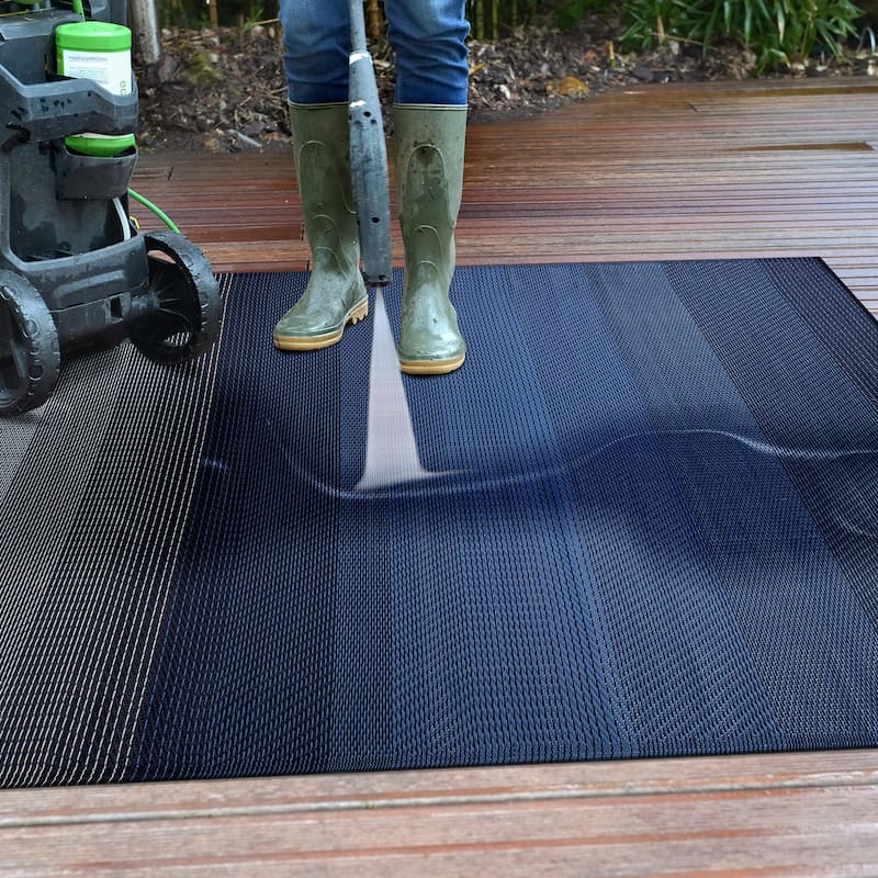 World Rug Gallery Contemporary Stripe Shade Geometric Reversible Recycled Plastic Outdoor Rugs