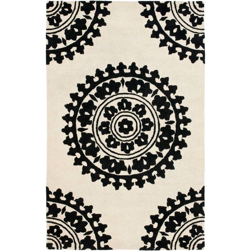 SAFAVIEH Handmade Soho Paola Medallion N.Z. Wool Rug - 7'6" x 9'6" - Ivory/Black