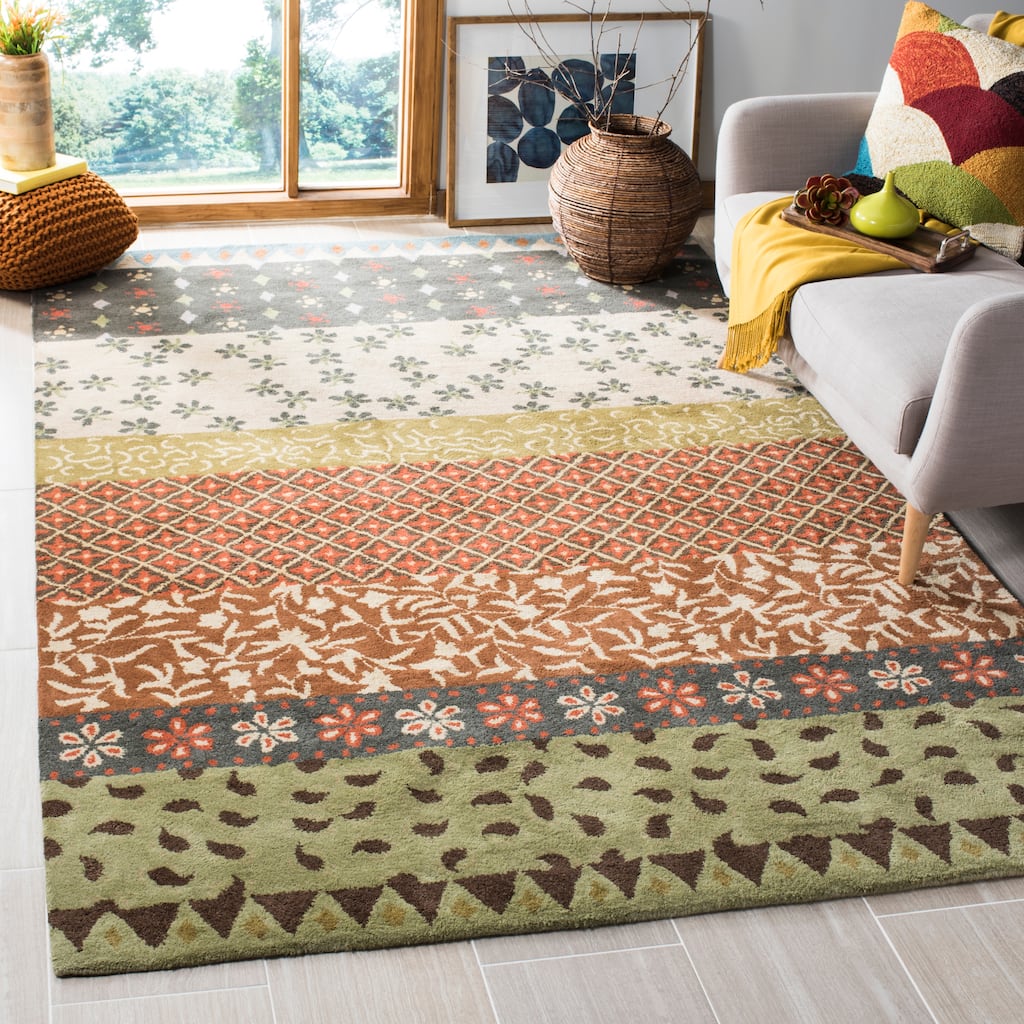 SAFAVIEH Handmade Bella Soava Modern Floral Wool Rug
