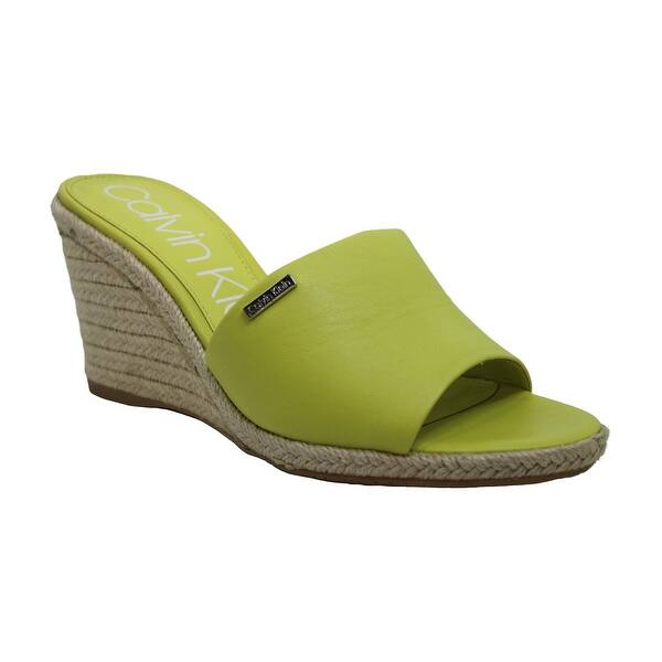 24 Hot September Designer Shoes at Saks Fifth Avenue Zapatos 24 Hot September Designer Shoes at Saks Fifth Avenue Zapatos