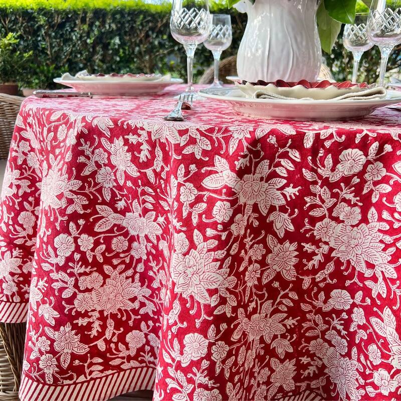 Carmen red and white round Tablecloth