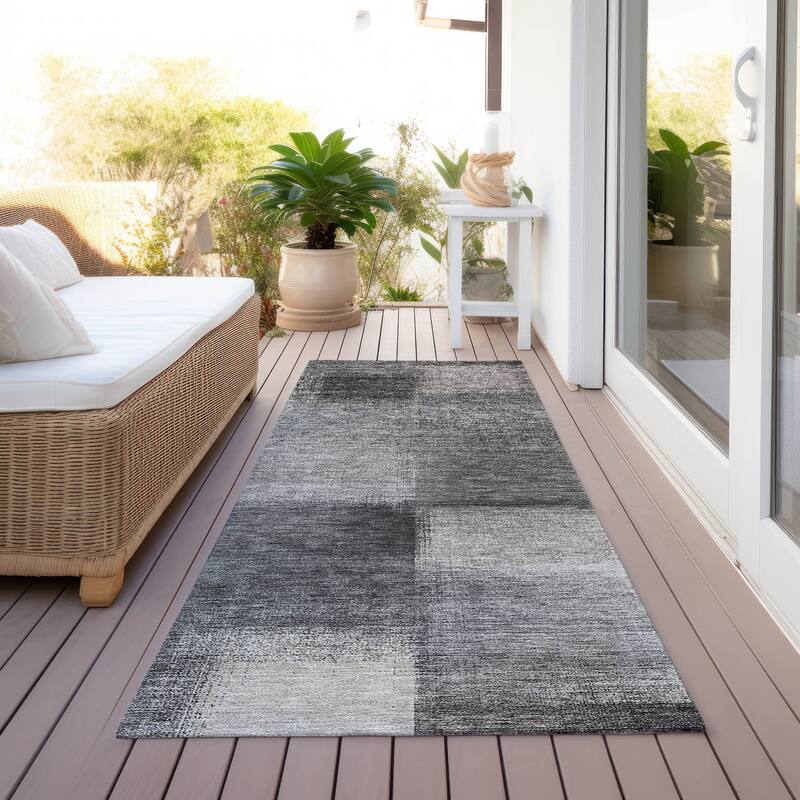 Machine Washable Indoor/ Outdoor Chantille Casual Ombre Rug - Charcoal - 2'3" x 7'6"