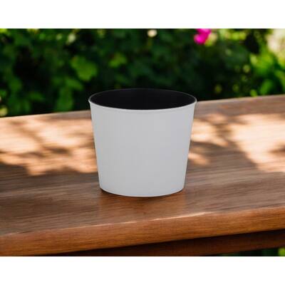HomeRoots 6" White Recycled Plastic Indoor Outdoor Round Pot Planter