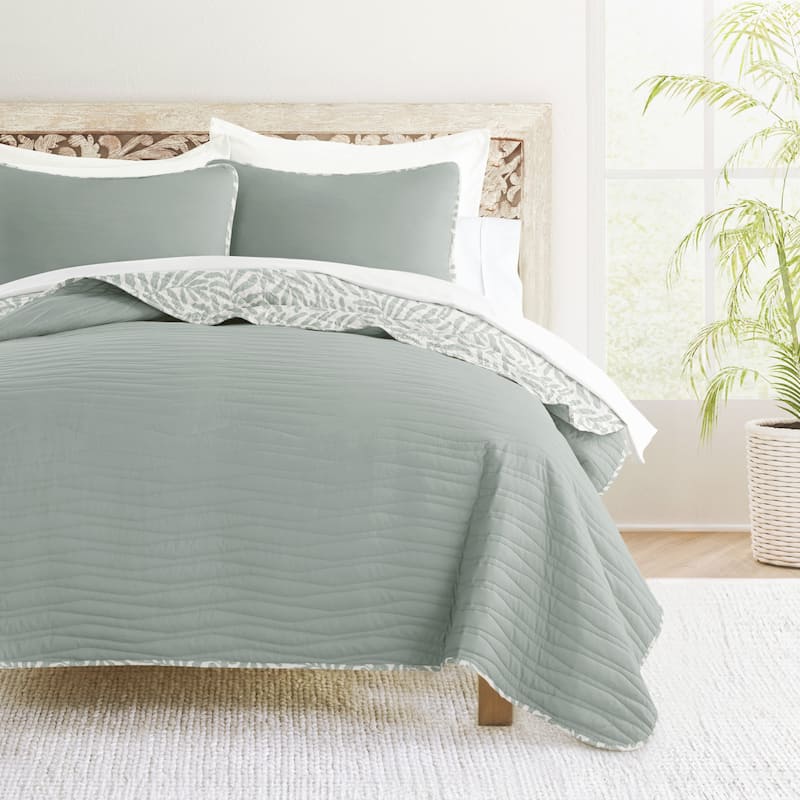 Becky Cameron All Season 3 Piece Reversible Patterned Quilt Set