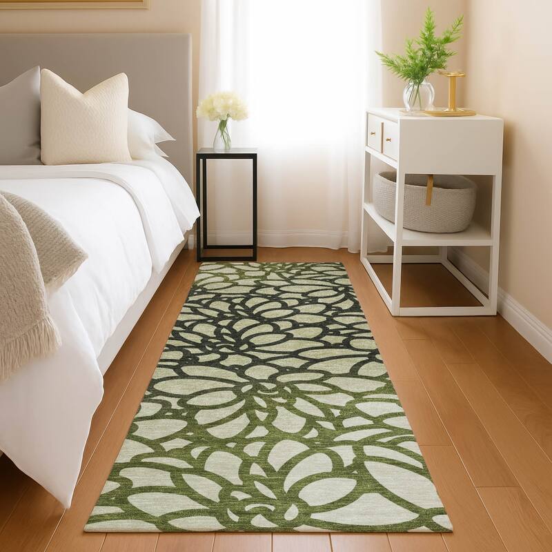 Machine Washable Indoor/ Outdoor Floral Craze Chantille Rug