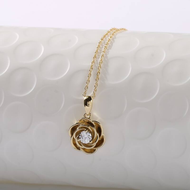 10K Gold 1/5ct TDW Diamond Rose Pendant Necklace for Women - Yellow