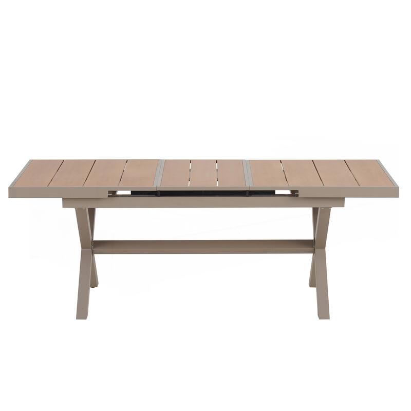Experience Outdoor Dining Freedom with a Flexible Set