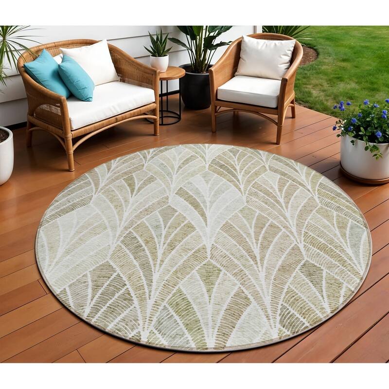HomeRoots Geometric Transitional Rectangle Outdoor Rug - 8' Round