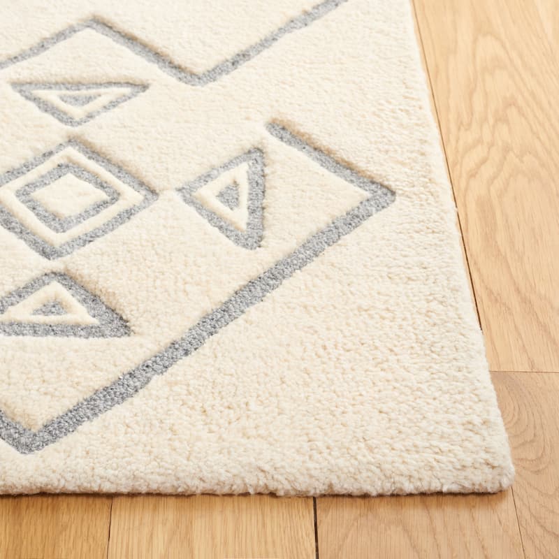 SAFAVIEH Handmade Casablanca Shag Radhika Tribal Wool Rug