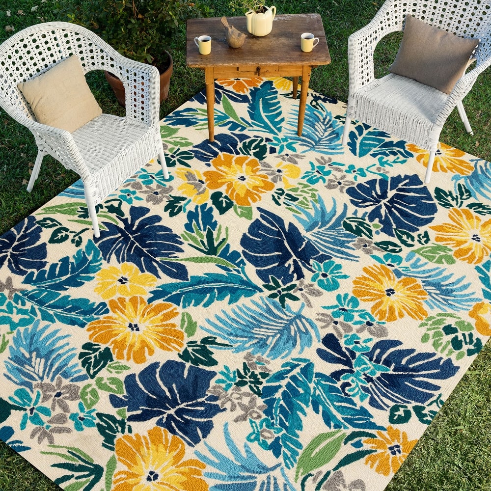 Alexander Home Sylvia Indoor/Outdoor Hibiscus Hand-Hooked Rug