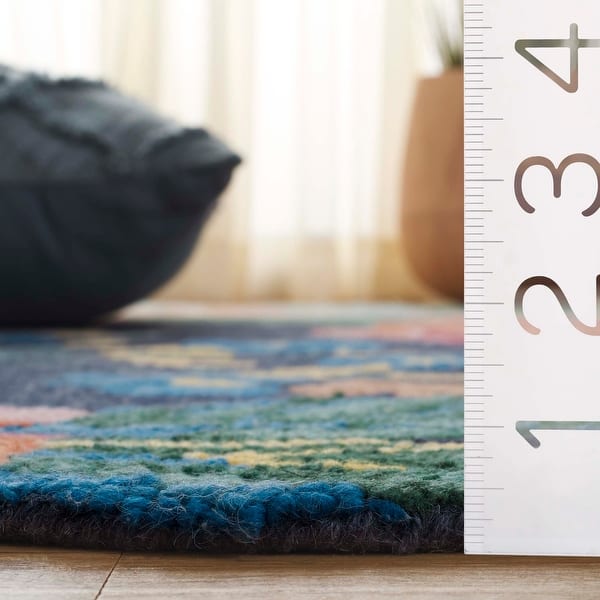 SAFAVIEH Hand-Tufted Jardin Cassilda Country Wool Rug