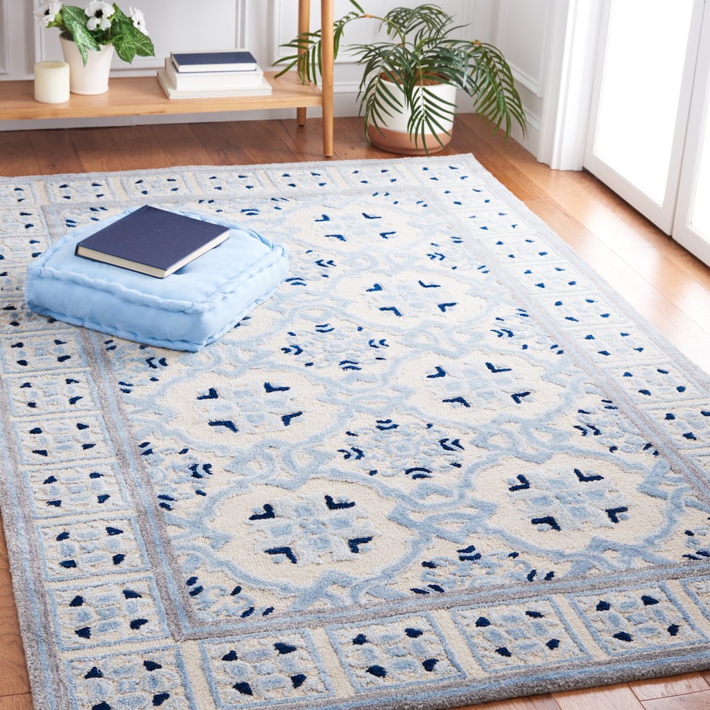 SAFAVIEH Handmade Bella Rodica Modern Floral Wool Rug