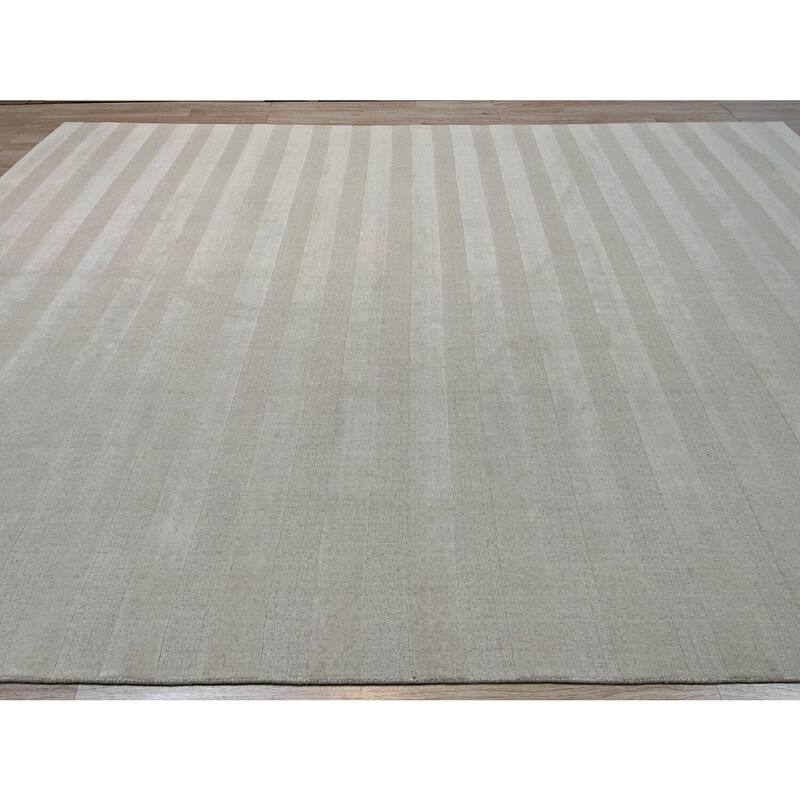 Hand-Knotted Wool Loop and Pile Rug, 7'9 x 9'9, White Area Rug, Stylish Handcrafted Rug for Modern Homes - L