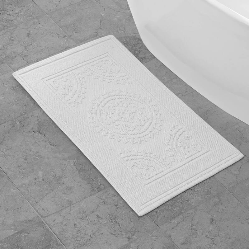 Jean Pierre Cotton Stonewash Medallion 21 x 34 in. Bath Rug