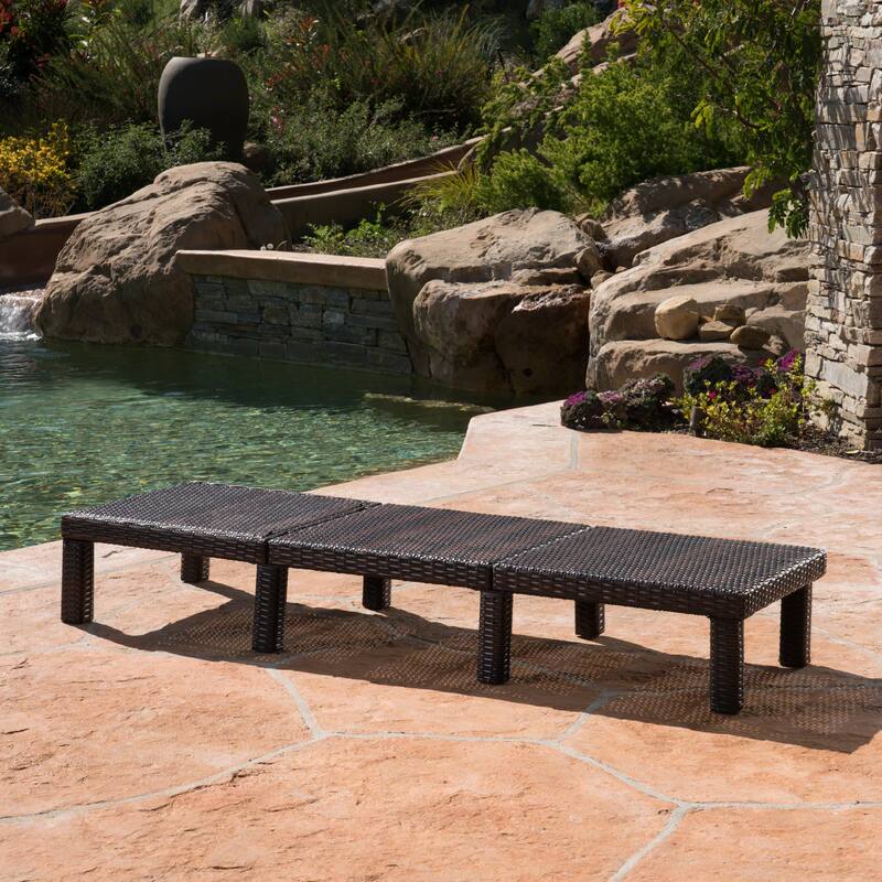 Modern Outdoor Rattan Chaise Lounge Chair Patio Reclining Chair with Adjustable Backrest for Poolside