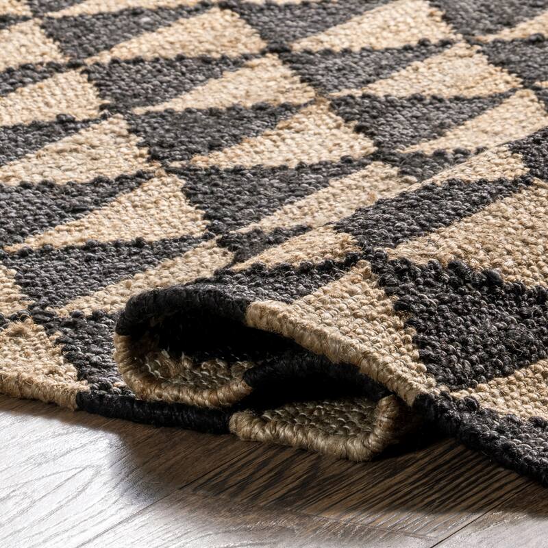 Arrowroot Geometric Tasseled Area Rug