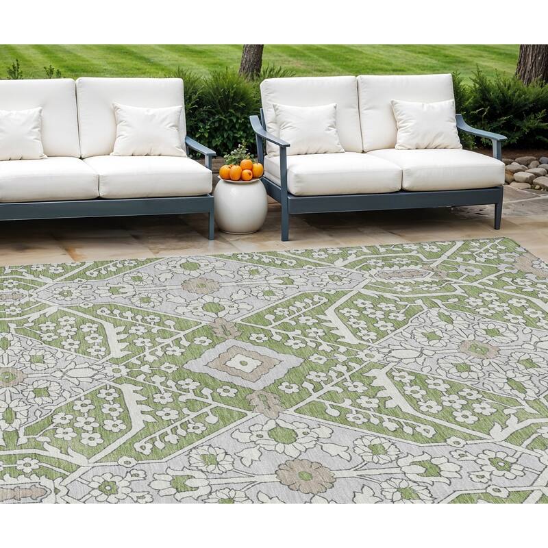 HomeRoots Floral Transitional Rectangle Outdoor Rug - 8' X 10'