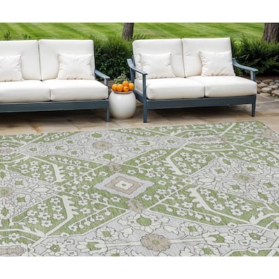HomeRoots Floral Transitional Rectangle Outdoor Rug