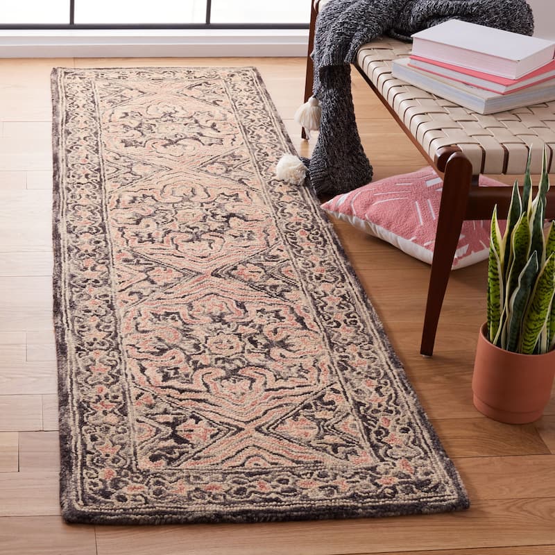 SAFAVIEH Handmade Trace Lashanda Oriental Wool Rug - 2'3" x 8' Runner - Black/Red