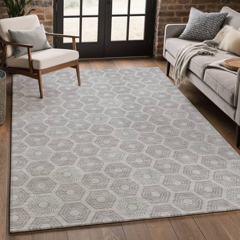 Machine Washable Indoor/ Outdoor Modern Hugoton Chantille Rug