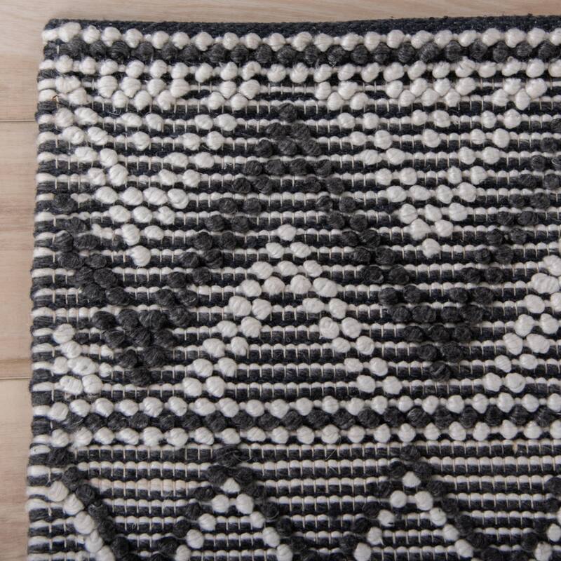 Alora Decor Fierce Hand Woven Gray Geometric Indoor/Outdoor Rug