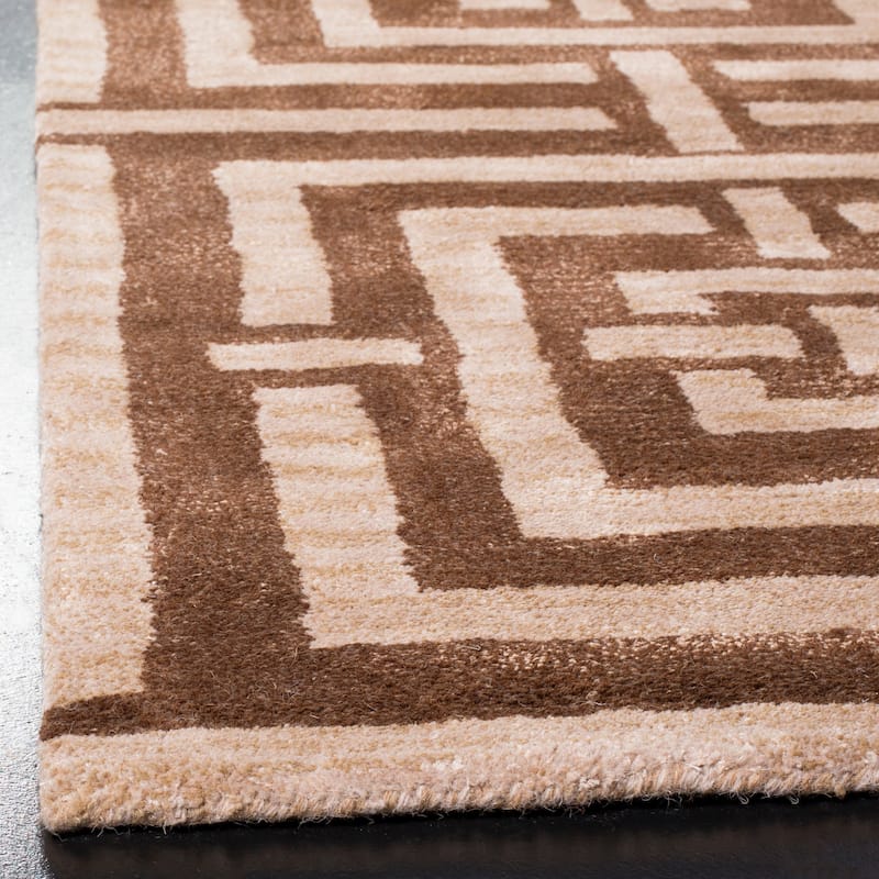 SAFAVIEH Handmade Wyndham Idalina Modern Wool Rug