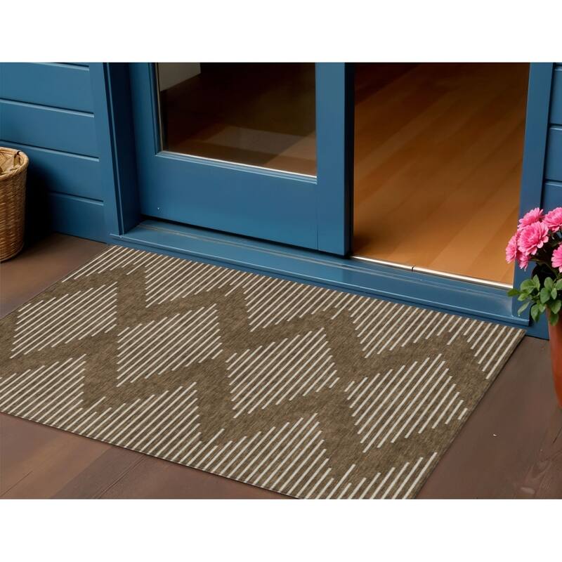 HomeRoots Geometric Transitional Rectangle Outdoor Rug - 3' x 5'