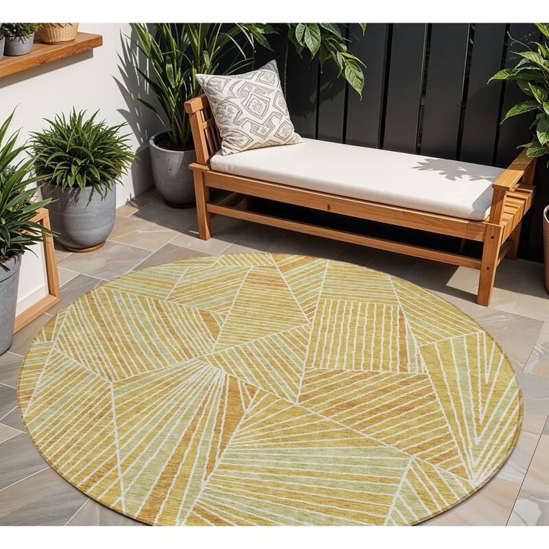 HomeRoots Geometric Transitional Rectangle Outdoor Rug - 8' Round