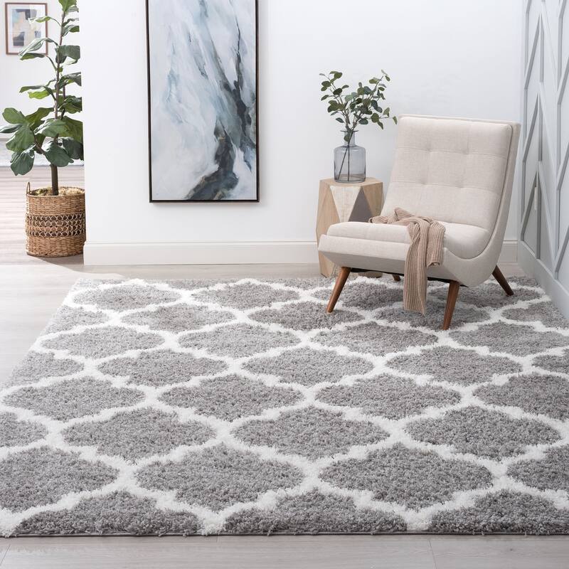 Joy Shag Moroccan Geometric Indoor Area Rug - 3'11'' x 5'3'' - Silver