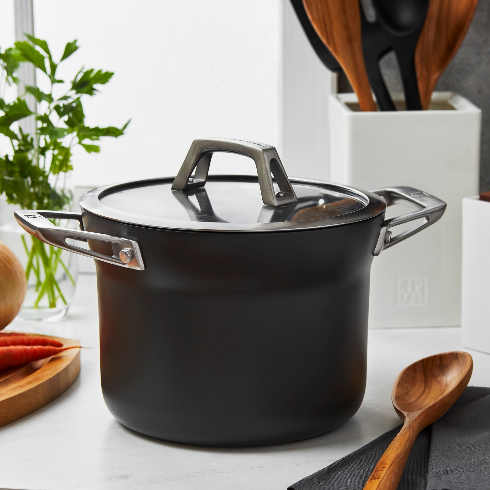 https://ak1.ostkcdn.com/images/products/is/images/direct/aacd32565d2aedf69aadcd1eb08b1ff322647dd3/ZWILLING-Motion-Hard-Anodized-4-qt-Aluminum-Nonstick-Soup-Pot.jpg